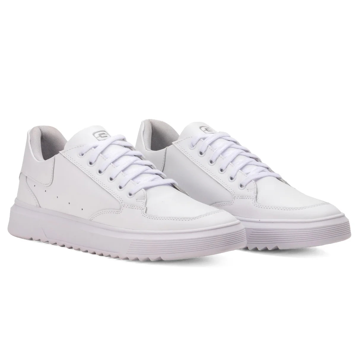 Sapatênis Casual masculino, branco e solado branco