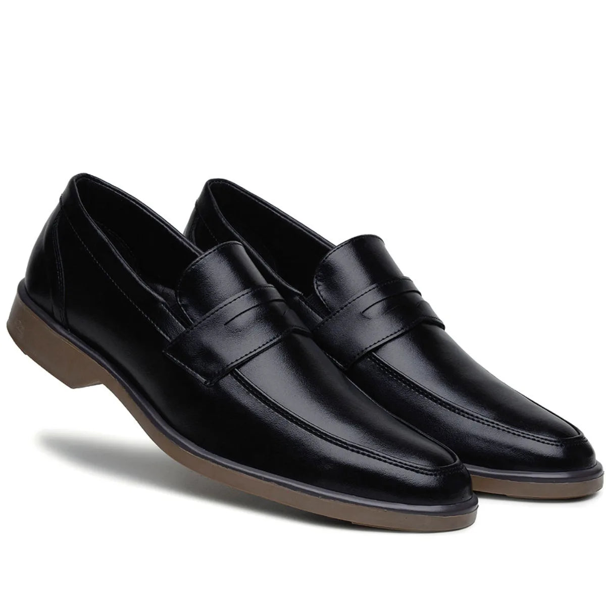 Sapato Casual Masculino, cor Preta sem cadarço e solado marrom